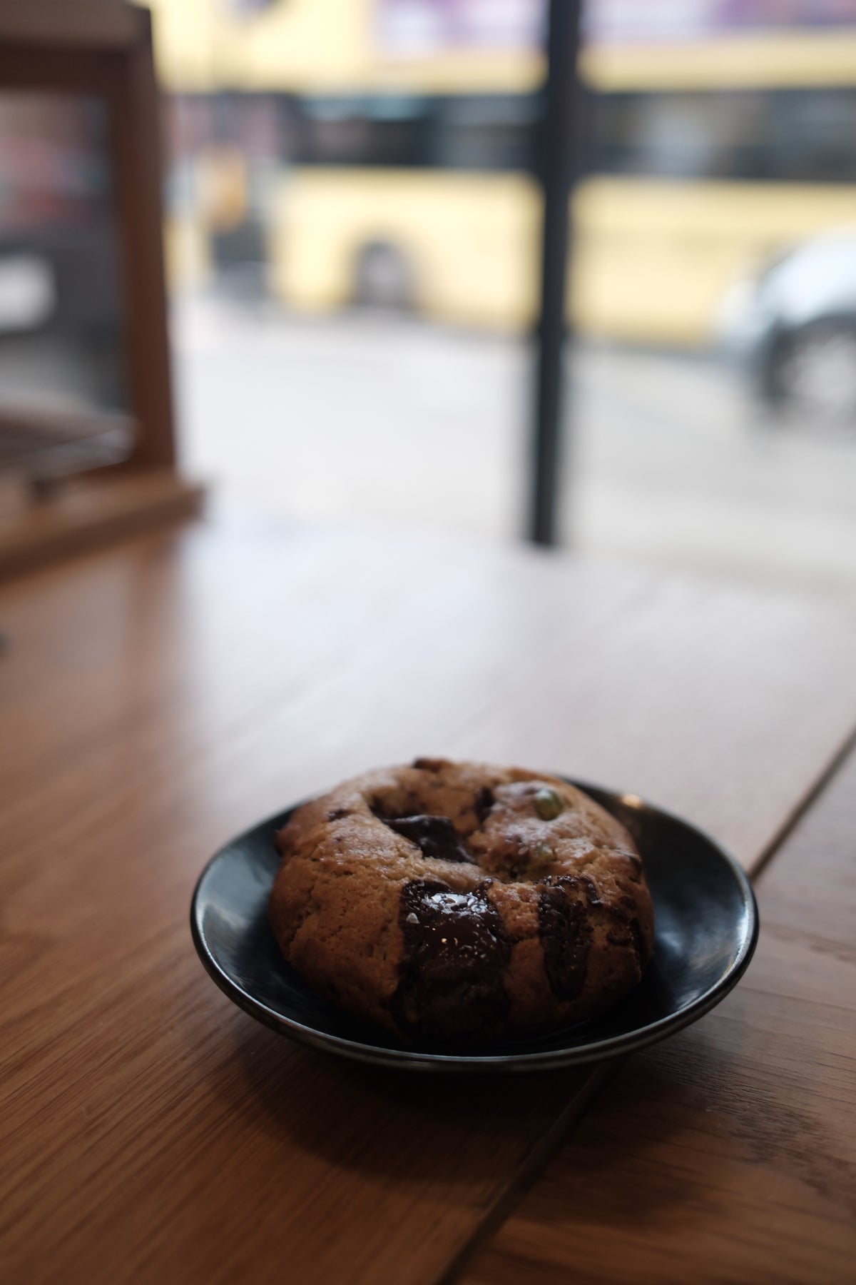 Lemon Pistachio Cream Cookie