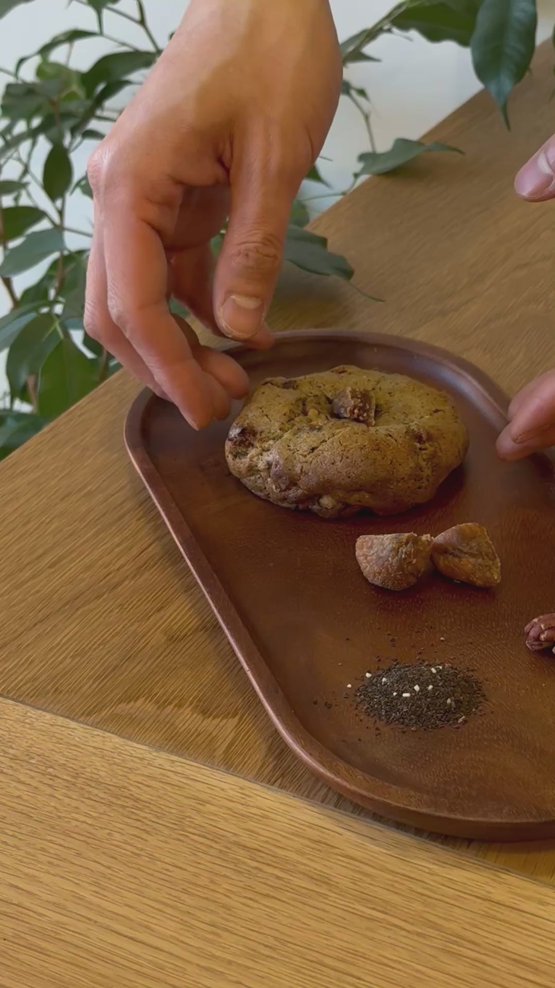 Earl Grey Dried Figs & Pecan Cookie